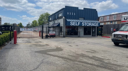 Virtual Tour of Your Storage Place in Houston, TX - Part 6 of 11